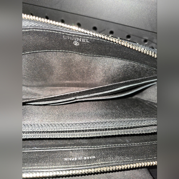 AUTHENTIC Chanel Black Patent Zip around Wallet - Picture 7 of 9